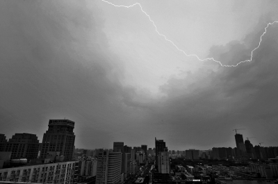 暴雨突袭郑州